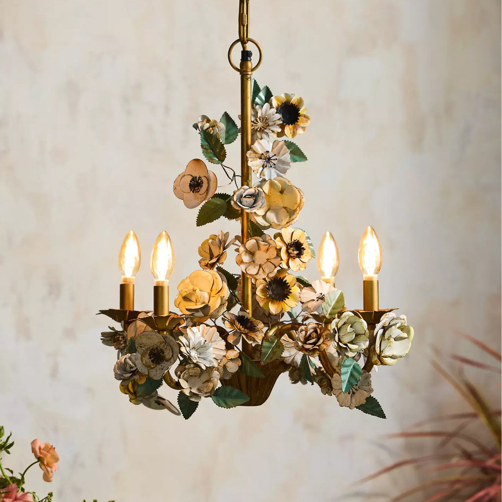 Enchanted Manor Chandelier – detail 2