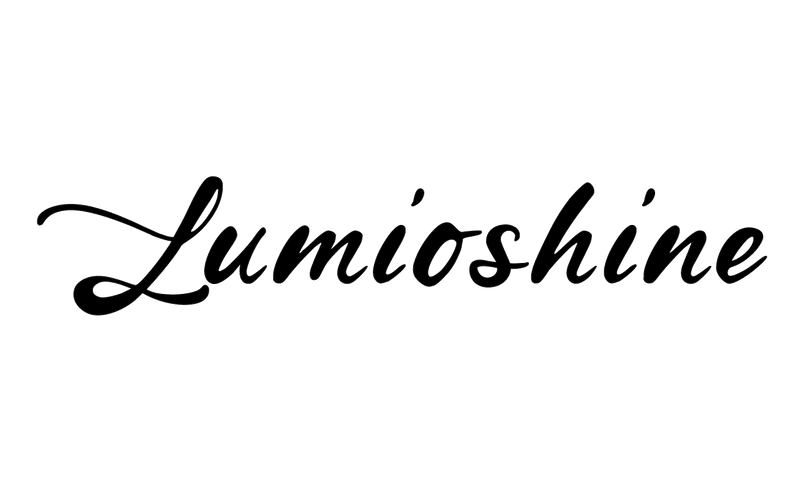 Pendelleuchten sind vielseitige Stücke, die im ganzen Haus platziert werden können und von der Decke hängend einen fokussierten, nach unten gerichteten Lichtschein in die Räume bringen.